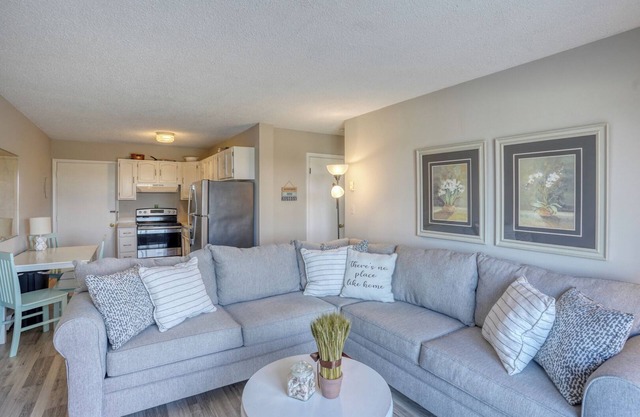 Bayview Condo right on Lewes Beach