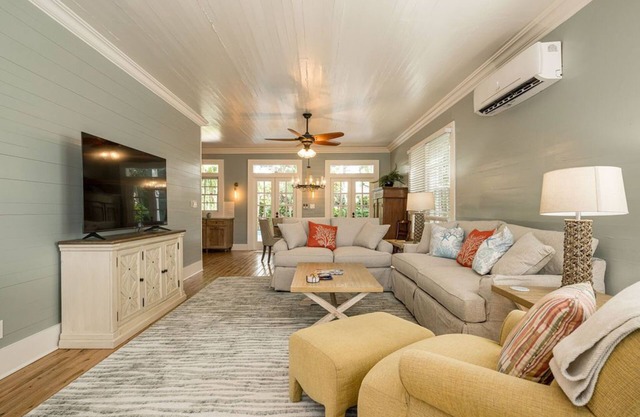 BE AS YOU ARE - 3 Bedroom/3 Bathroom - Mid Town KEY WEST w/POOL
