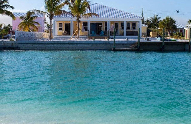 Beach and Boaters Dream – New Build - 3bed/3 ½ bath Home w/Dock "Dragonfly"