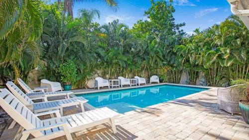 Beach Bike Ride Salt Water Pool Sleeps 10
