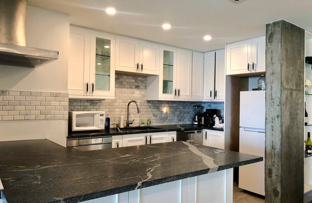 Beach Front 2-bedroom apartment for the perfect getaway!