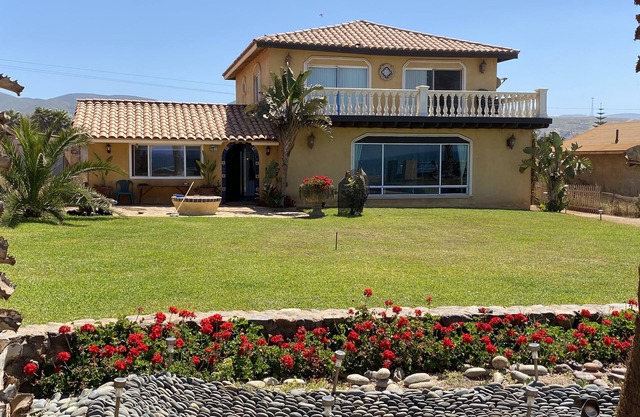 Beach Front House, Bajas getaway