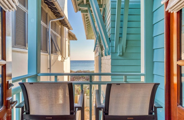Beach Haven Carriage House -