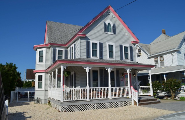Beach Haven Renovated Victorian Oceanside 4-5 Bedroom With Pool