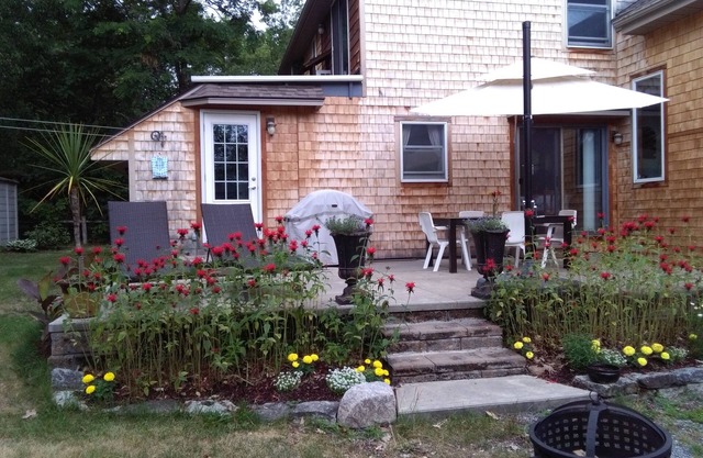 Beach House, 20 min drive to Plattsburgh, 50 min to L.Placid