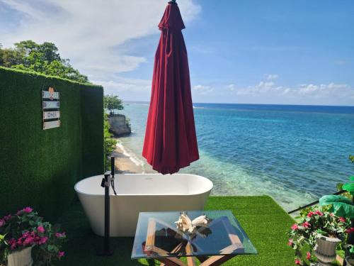 Beach house minutes from Ochi Rios and Ian Fleming airport