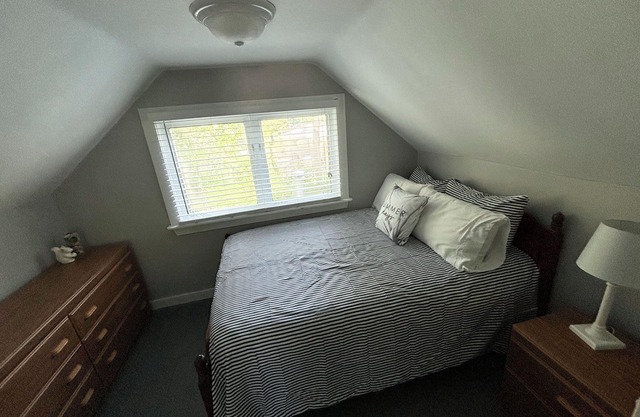 Beach house on pleasant beach!nCottage steps from the beach on Lake Erie