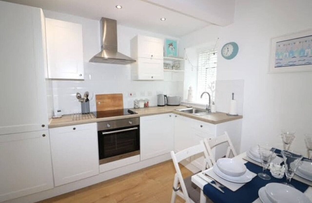 Beachcomber Cottage, Troon close to the beach