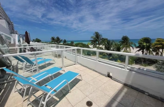 BEACHFRONT 1 bed/2bath CONDO on the beach with TERRACE and oceanview