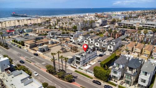 Beachfront Bliss in HB Luxury Ocean View Rental
