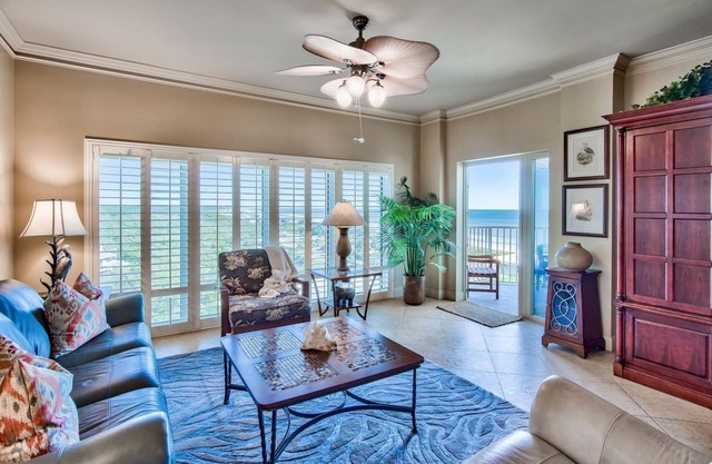 Beachfront condo beautiful views.