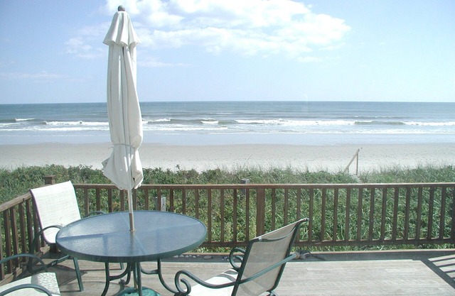 Beachfront Drakes Island Cottage