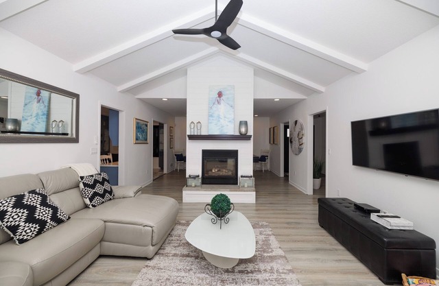 Beachfront Luxury | Cedar Bay Retreat Near Sherkston Shores | Port Colborne.