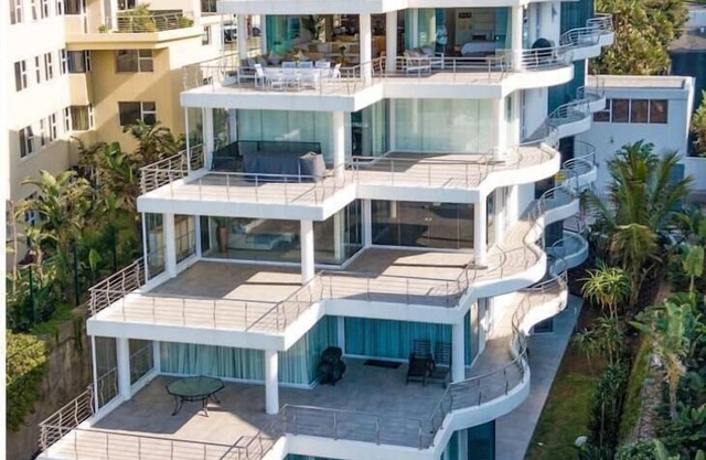 Beachfront, modern, off-grid luxury apartment