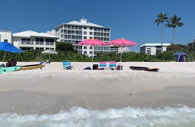 Beachfront Paradise in the Moorings! Direct Gulf access Bay! SEASONAL RENT ONLY