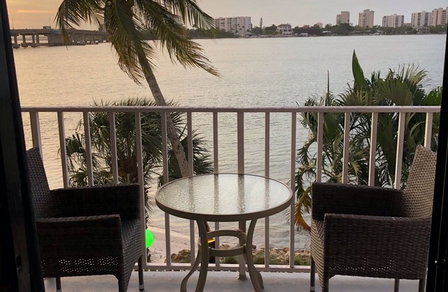 Beachfront! Remodeled! Lovers Key Beach Club #103