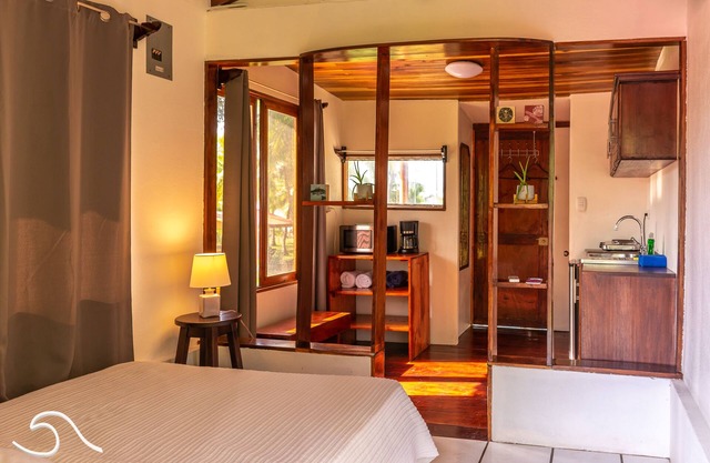 Beachfront Studio 4, Playa Palo Seco