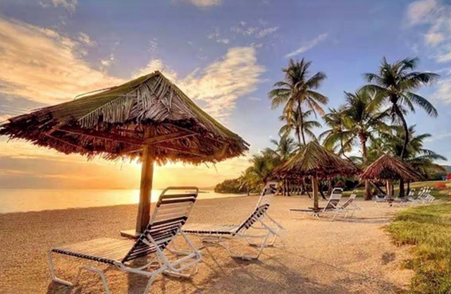 Beachfront Studio Condo @Club St Croix