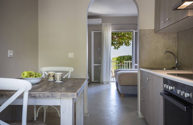 Beachfront Studio No 2 10 mtrs from the beach