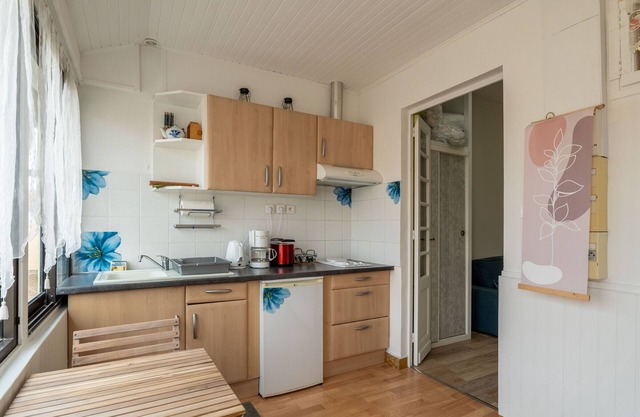 Beachside Apartment in Mimizan - 50m from Ocean, Terrace & Parking Included