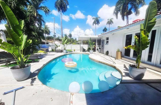 Beachside Bliss Pool Retreat Half mile to Beach