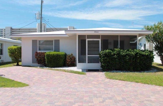 Beachside Fun & Family Comfort, Just Steps from the Sand – Aloha Kai #16 - Roelens