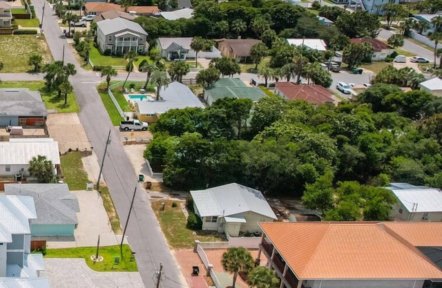Beachside Paradise | Private Pool | 2-Minutes to the Beach | Backpack beach chairs
