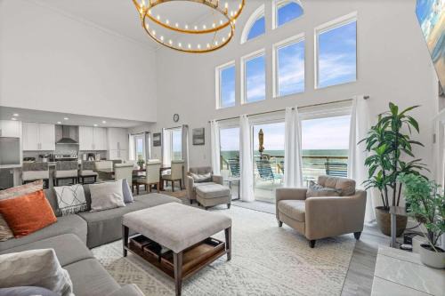 Beachside Paradise - Beautiful Remodeled home