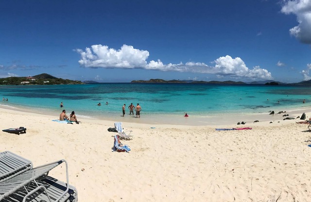 Beachside Walkout to Paradise, steps to sun & swim, Sapphire B-104