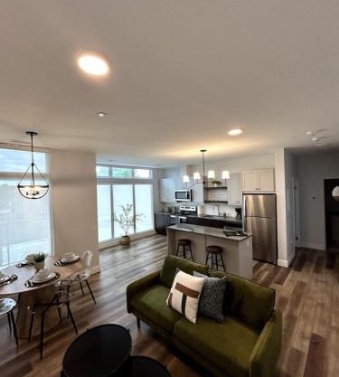 Beachview getaway at the New Carlyle 306 on the Main strip in Grand Bend