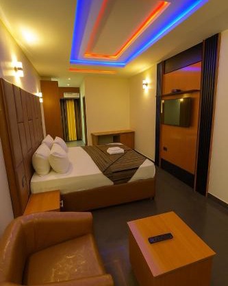 Beamgate Hotels & Apartments, Abak Rd, Uyo