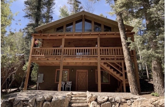 Bear Paw Cabin near Lincoln National Forest 2,400 sq. ft.