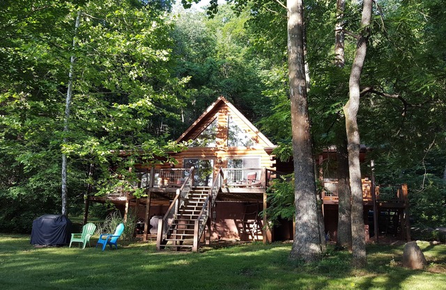 Bear's Lair Cabin on the New River~ Relax in Rustic Elegance
