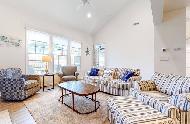 Bear Trap Dunes condo with access to tennis/pickleball, sauna, pool & fast WiFi