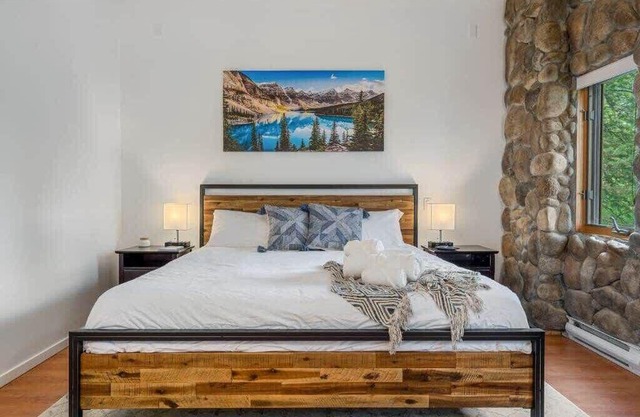 Bearfoot Lodge | No Service Fees | Ping Pong