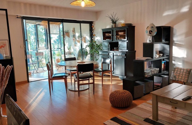 Beau T3 Calme 2 Chambres/loggia vue Jardin/20 mn des Plages/challans Centre