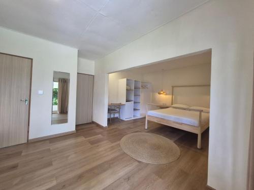 Beau Vallon Bungalows