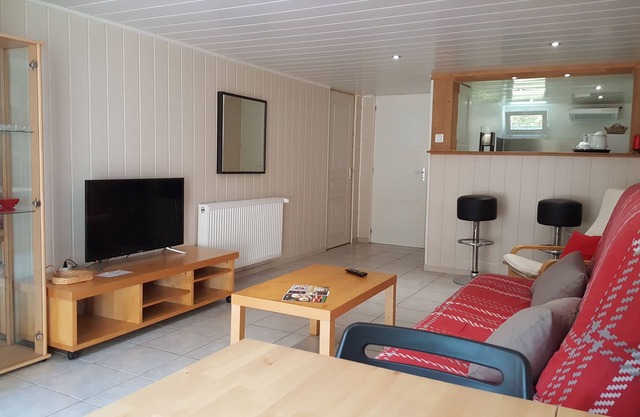 Beautiful 1-room studio 30 km from Paris