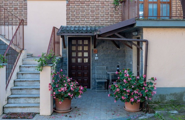Beautiful apartment for 3 people with WIFI, A/C, TV, balcony and parking
