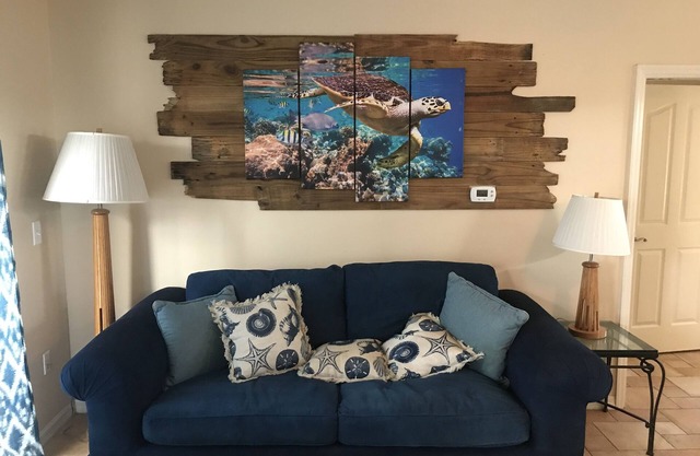 Beautiful 1 Bed/1 Bath cottage apartment a short walk to the Beach and River