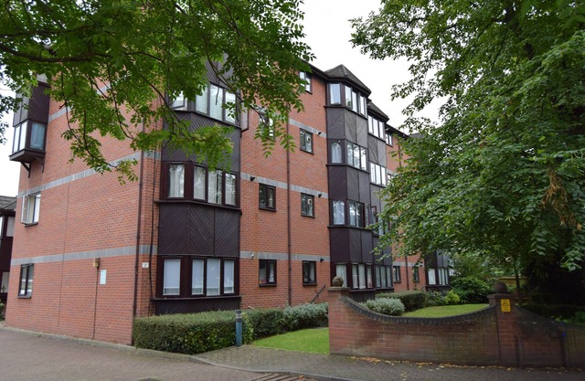 Beautiful 1-bed Apartment in Croydon-free Parking