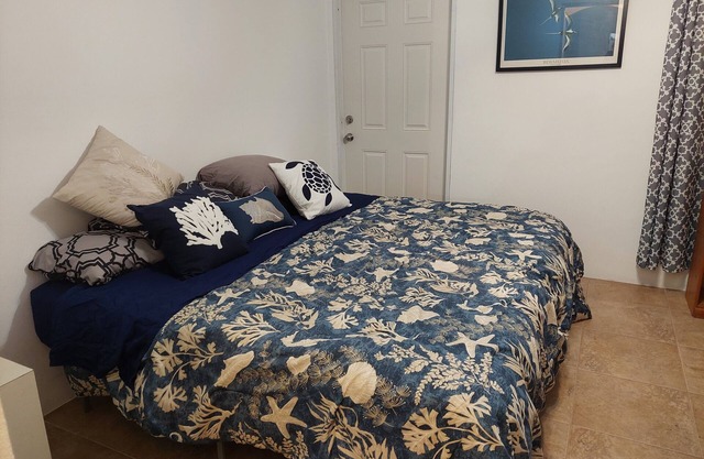 Beautiful 1-Bed House in Somerset Village