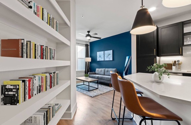 Beautiful 1BD | Vibrant & Central Community | Pool