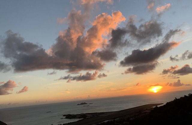 Beautiful 1BR Apartment with amazing sunset