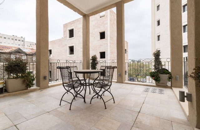 ✦Beautiful 2 BDR ✦2 bath ✦balcony ✦ near Mamilla✦