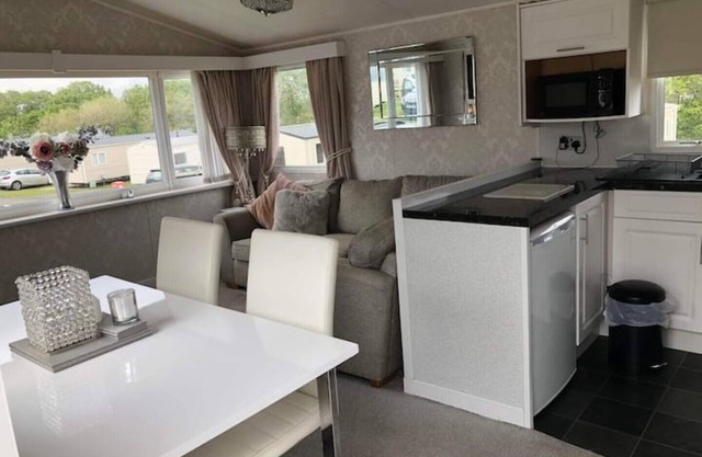 Beautiful 2 Bed Static Caravan, Thorness Bay, Isle of Wight