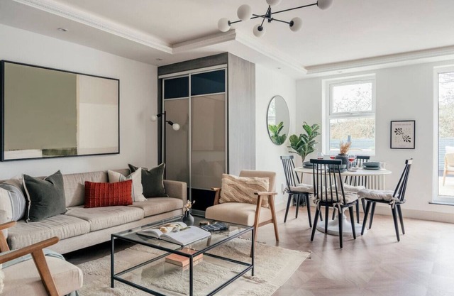 Beautiful 2 bed apartment with large roof terrace