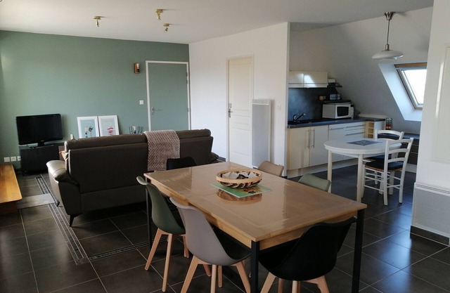 Beautiful 2-Bedroom Apt with Terrace and Parking in Le Croisic