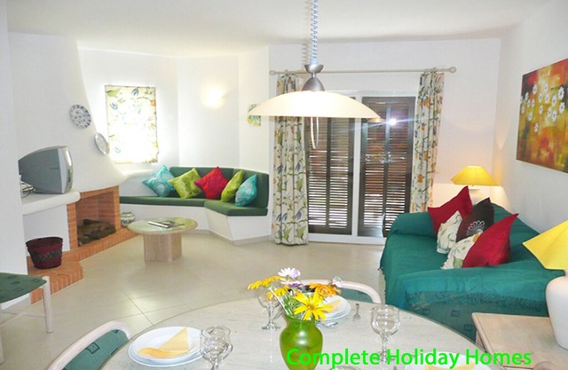 Beautiful 2 Bedroom Ground Floor Apartment sleeping 4+2