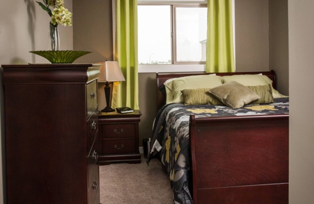 Beautiful 2 Bedroom Suite - Excellent East Regina - Ideal for Work Crews